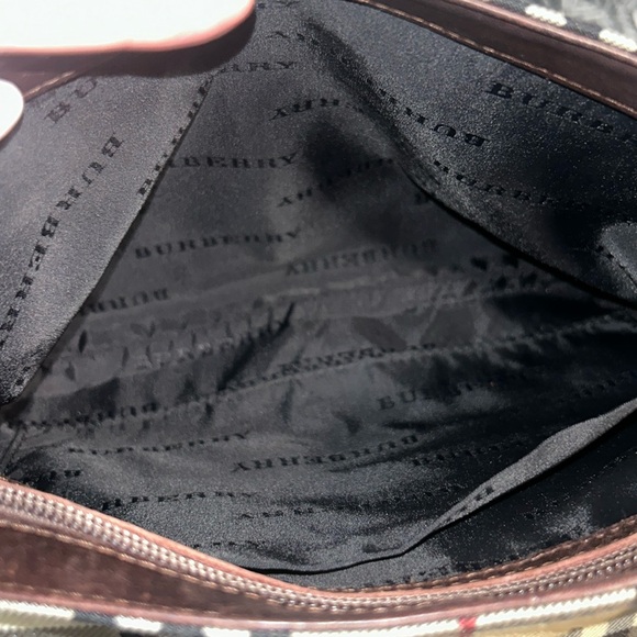 Burberry Fold Down Crossbody. - Picture 11 of 12